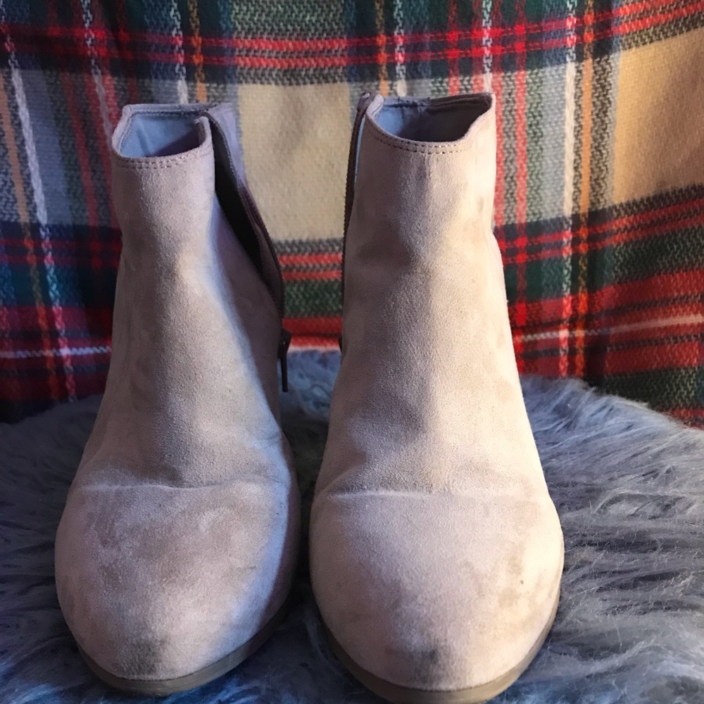 Old navy boots with heels
